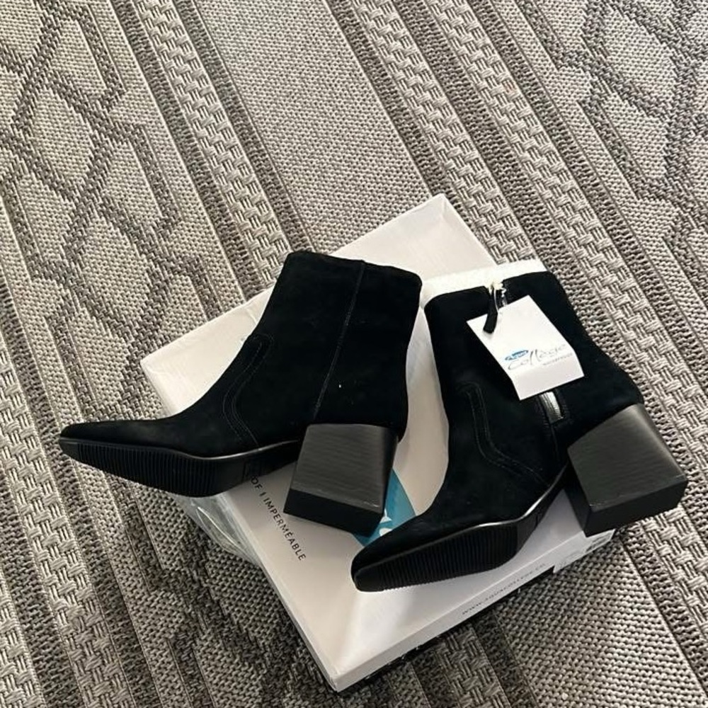 NWT Aqua College Water proof Suede Booties Black retail $180